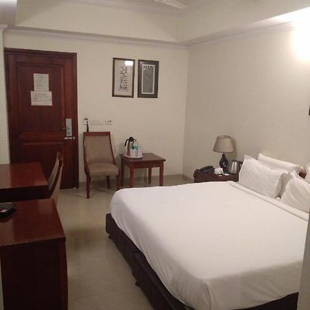 Hotel Bluestone Ghaziabad Extérieur photo