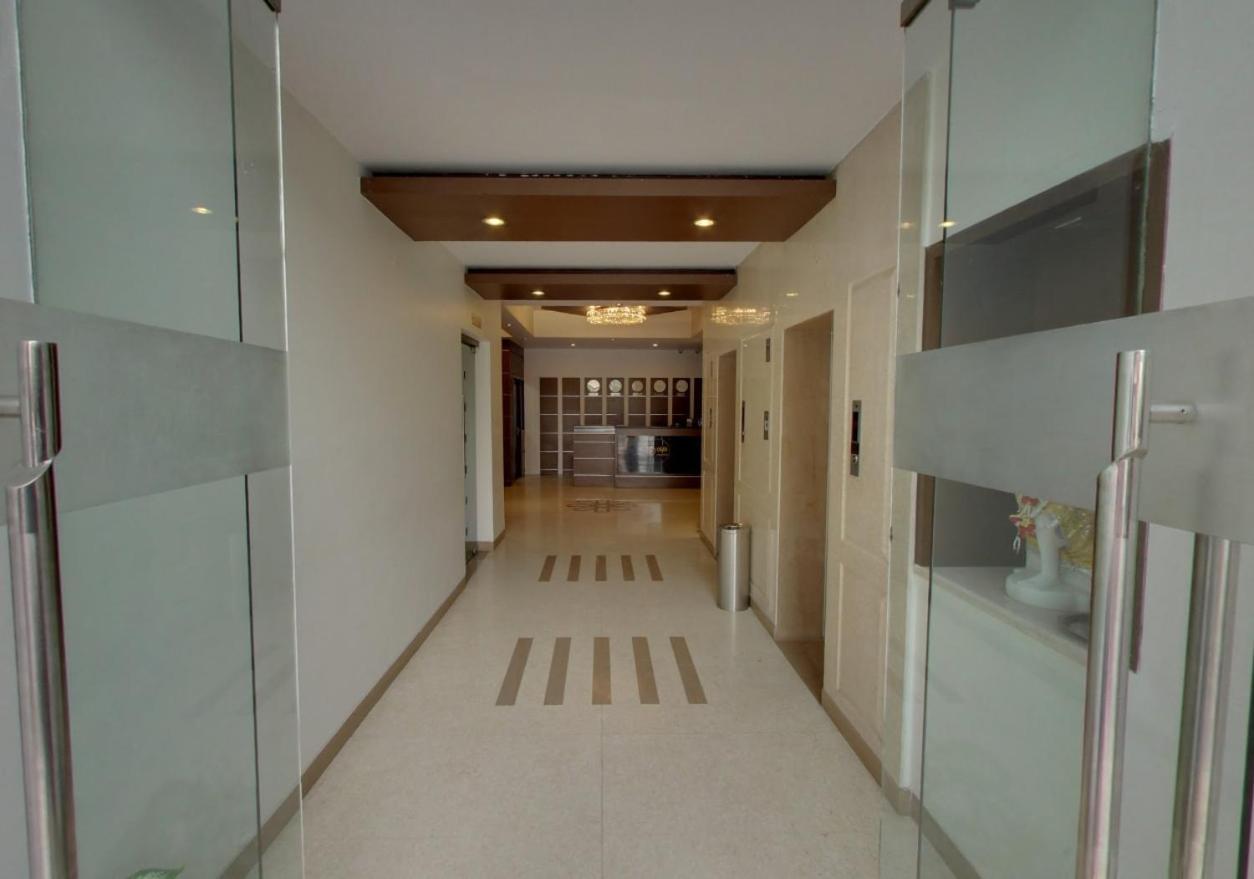 Hotel Bluestone Ghaziabad Extérieur photo